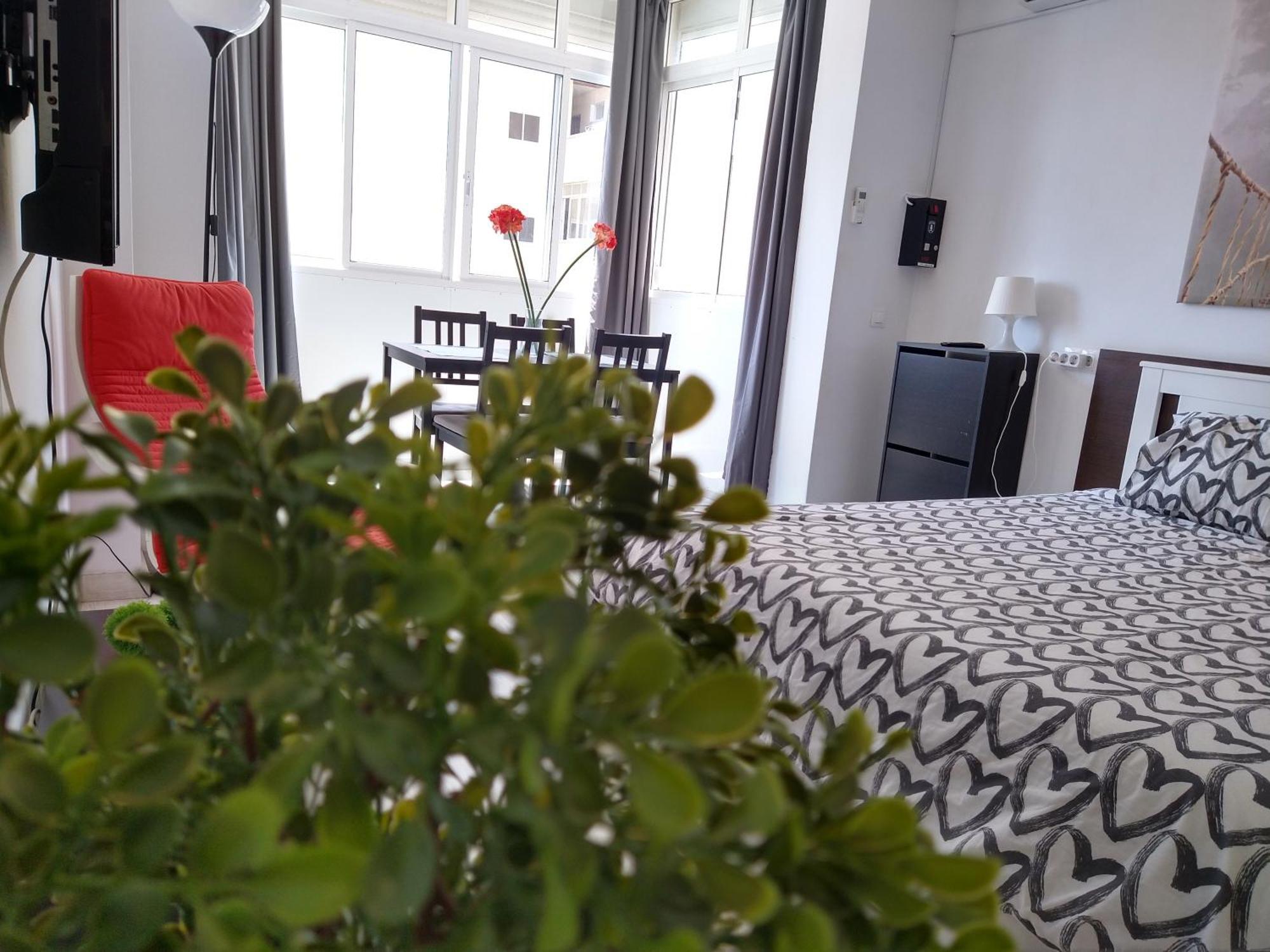 Amplio Estudio,Vista Mar Y Montana, A Pasos Del Centro Torremolinos Extérieur photo